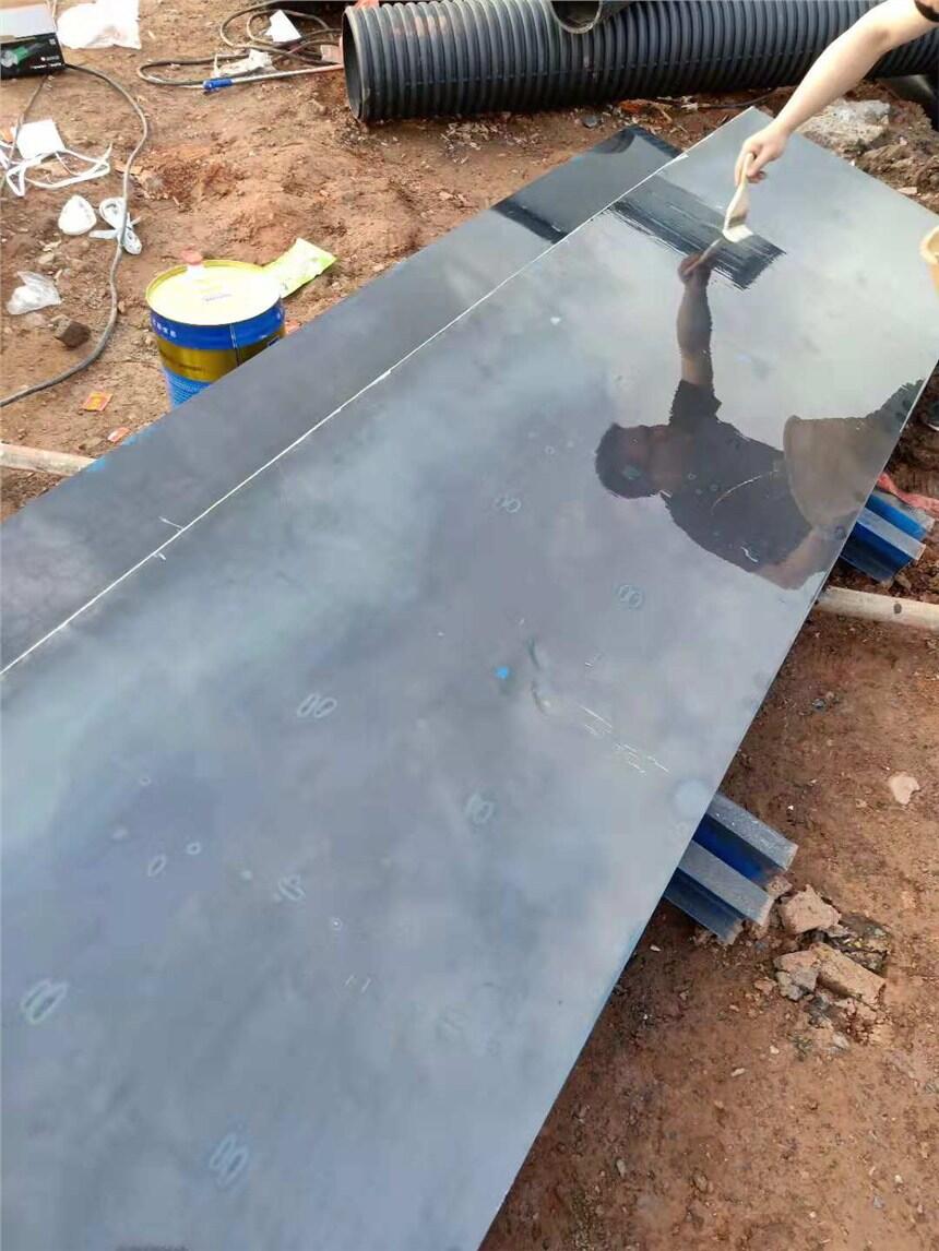 ţïģ