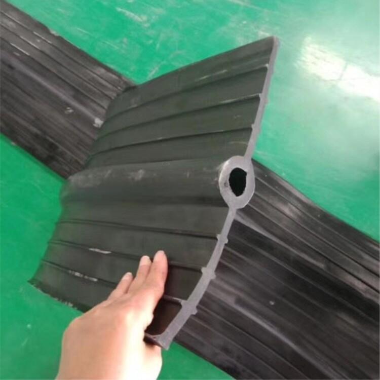 330*3հֹˮװ