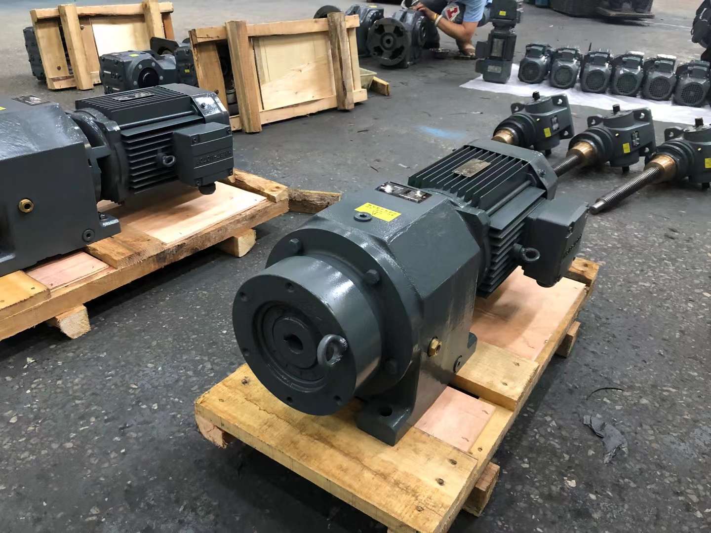 FA67-Y1.5KW-27.41M3ٻMC2PVHF09