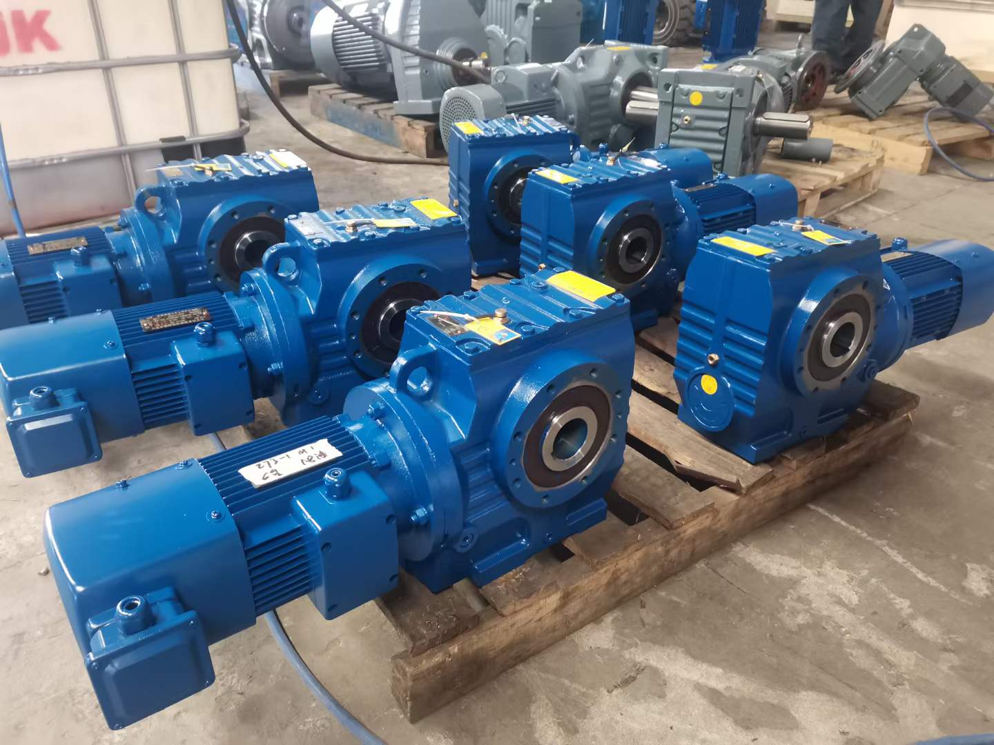 R97-Y5.5KW-NA43-M1变频电机减速机MC3REST05